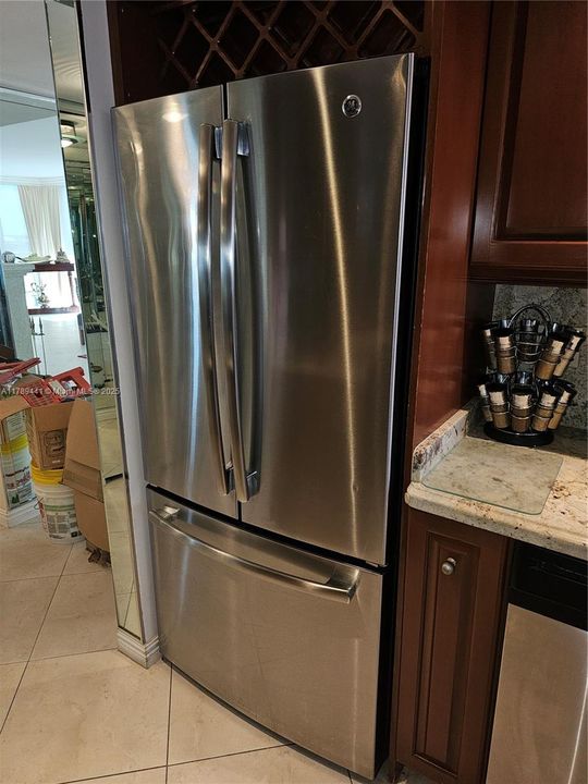 For Sale: $640,000 (2 beds, 2 baths, 1360 Square Feet)