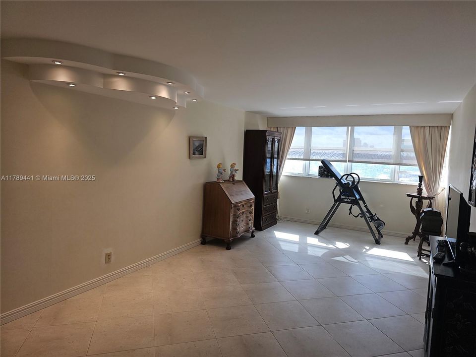 For Sale: $640,000 (2 beds, 2 baths, 1360 Square Feet)