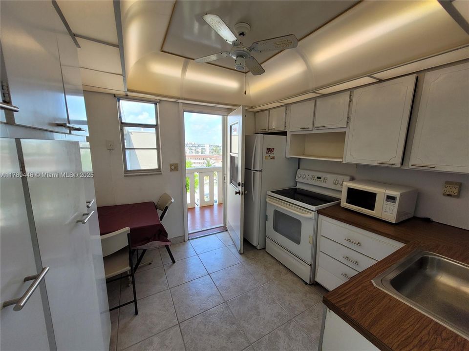 Vendido Recientemente: $149,900 (1 camas, 1 baños, 810 Pies cuadrados)