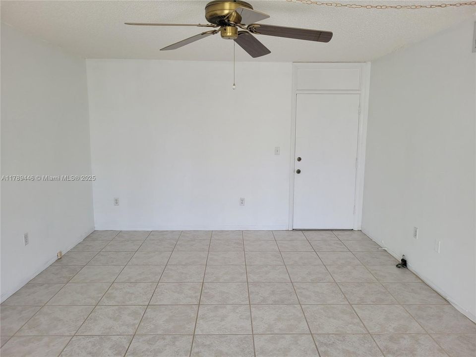 Vendido Recientemente: $149,900 (1 camas, 1 baños, 810 Pies cuadrados)