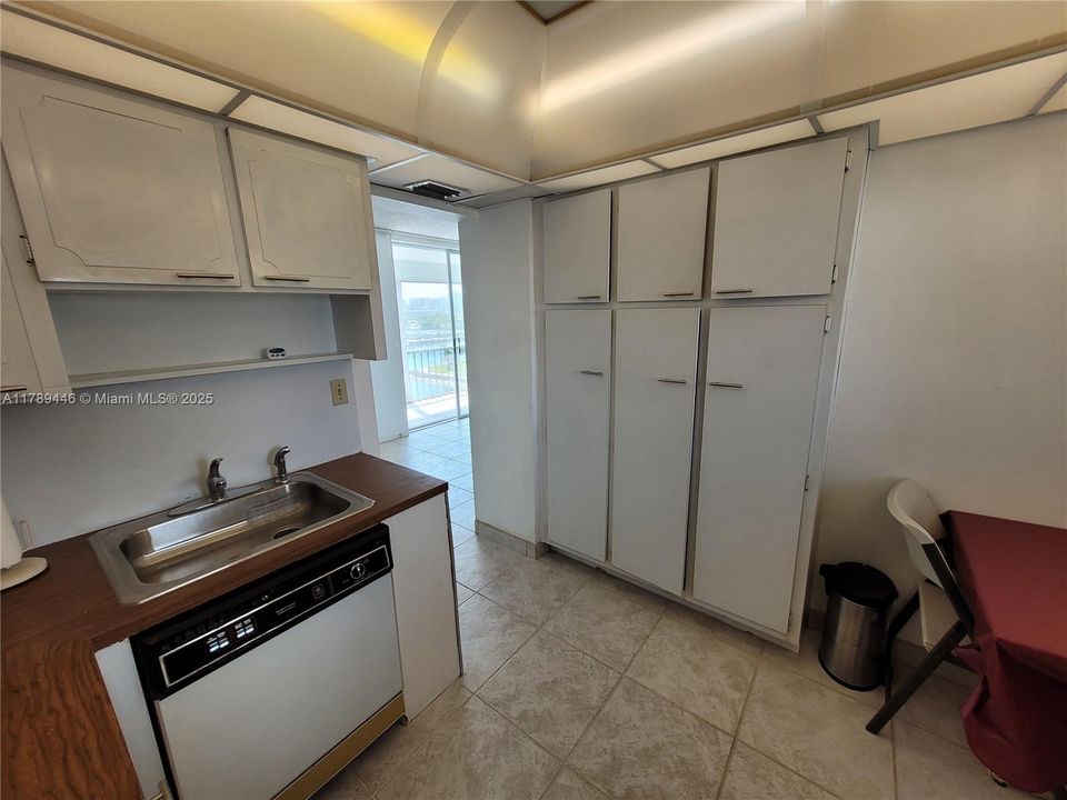 Vendido Recientemente: $149,900 (1 camas, 1 baños, 810 Pies cuadrados)