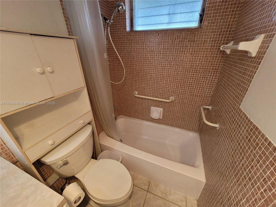 Vendido Recientemente: $149,900 (1 camas, 1 baños, 810 Pies cuadrados)