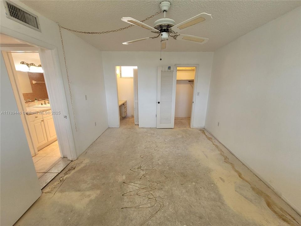 Vendido Recientemente: $149,900 (1 camas, 1 baños, 810 Pies cuadrados)