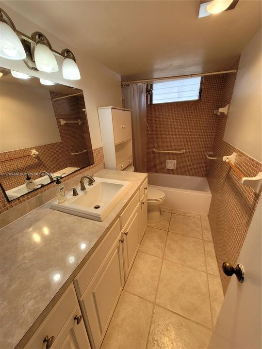 Vendido Recientemente: $149,900 (1 camas, 1 baños, 810 Pies cuadrados)