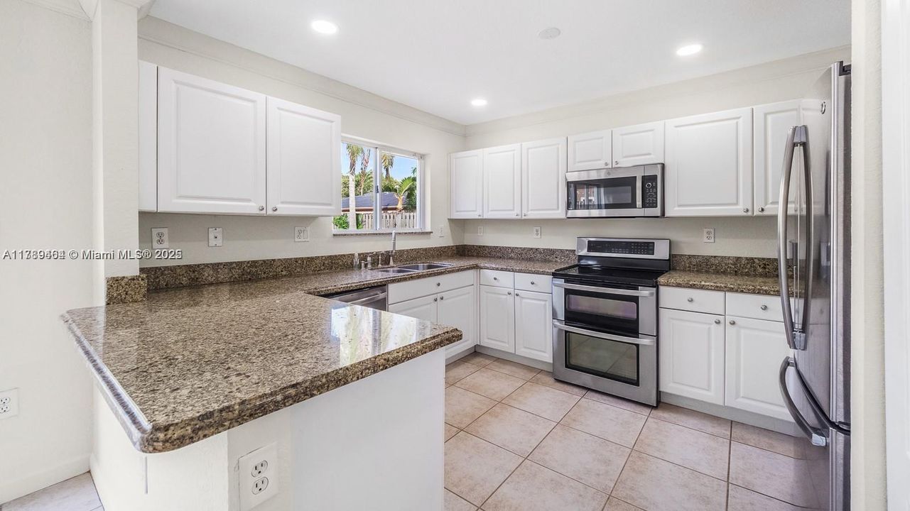 最近租的: $3,650 (4 贝兹, 3 浴室, 2104 平方英尺)