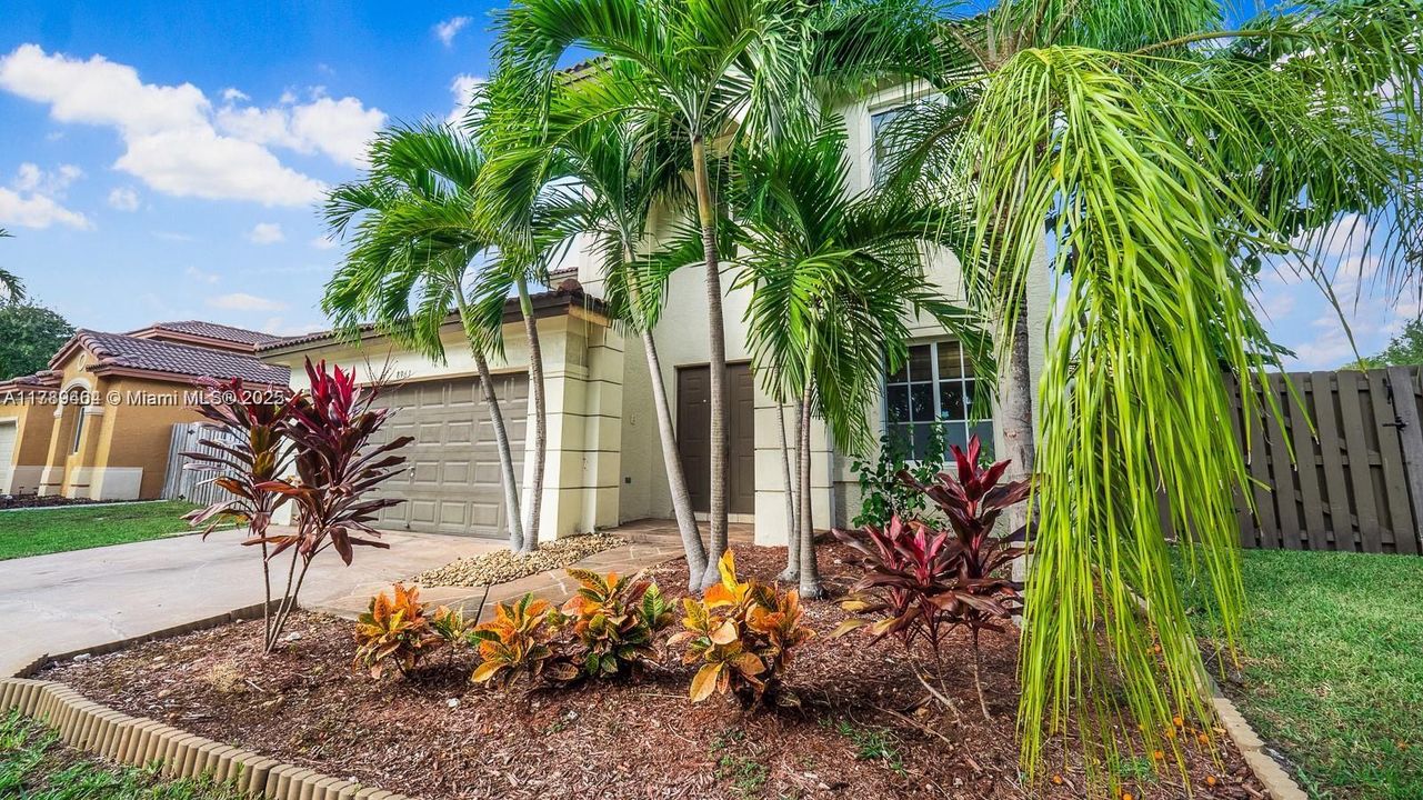 最近租的: $3,650 (4 贝兹, 3 浴室, 2104 平方英尺)