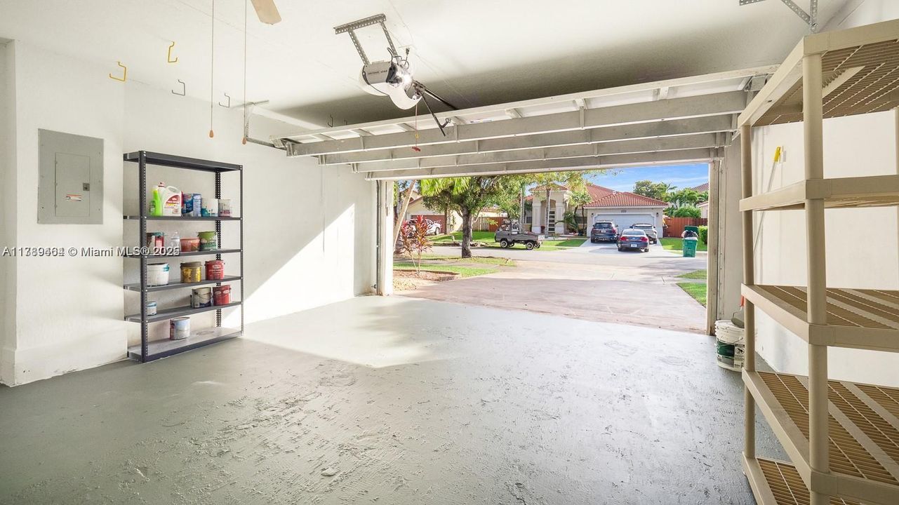 最近租的: $3,650 (4 贝兹, 3 浴室, 2104 平方英尺)