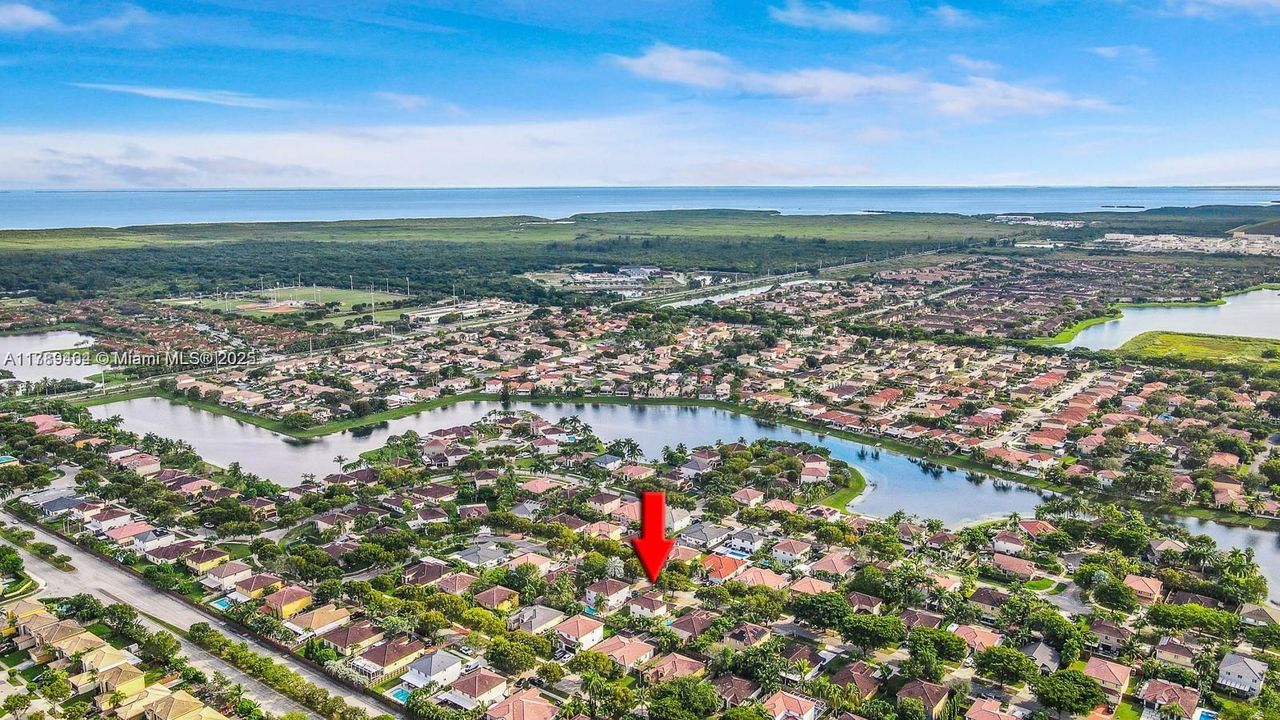 最近租的: $3,650 (4 贝兹, 3 浴室, 2104 平方英尺)