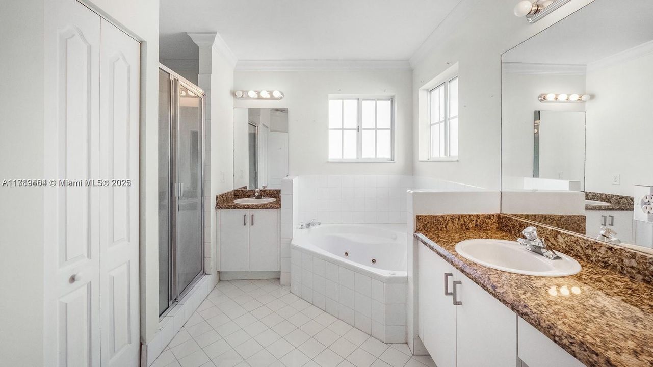 最近租的: $3,650 (4 贝兹, 3 浴室, 2104 平方英尺)