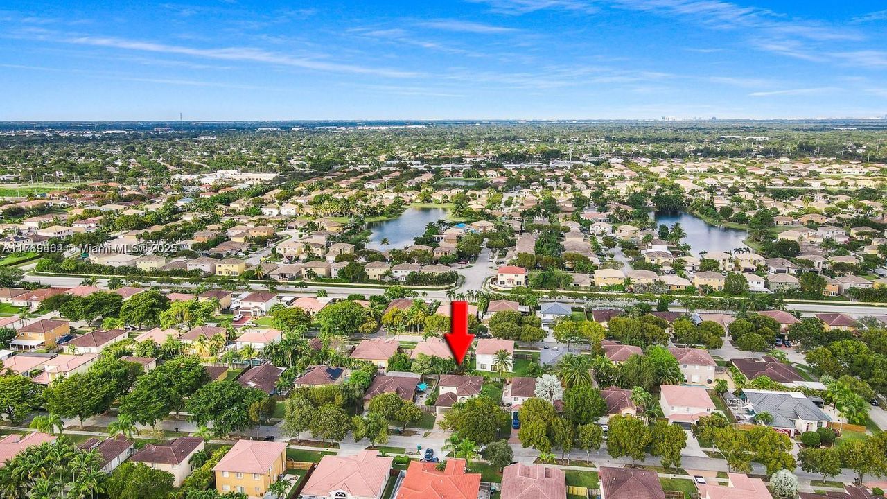 最近租的: $3,650 (4 贝兹, 3 浴室, 2104 平方英尺)