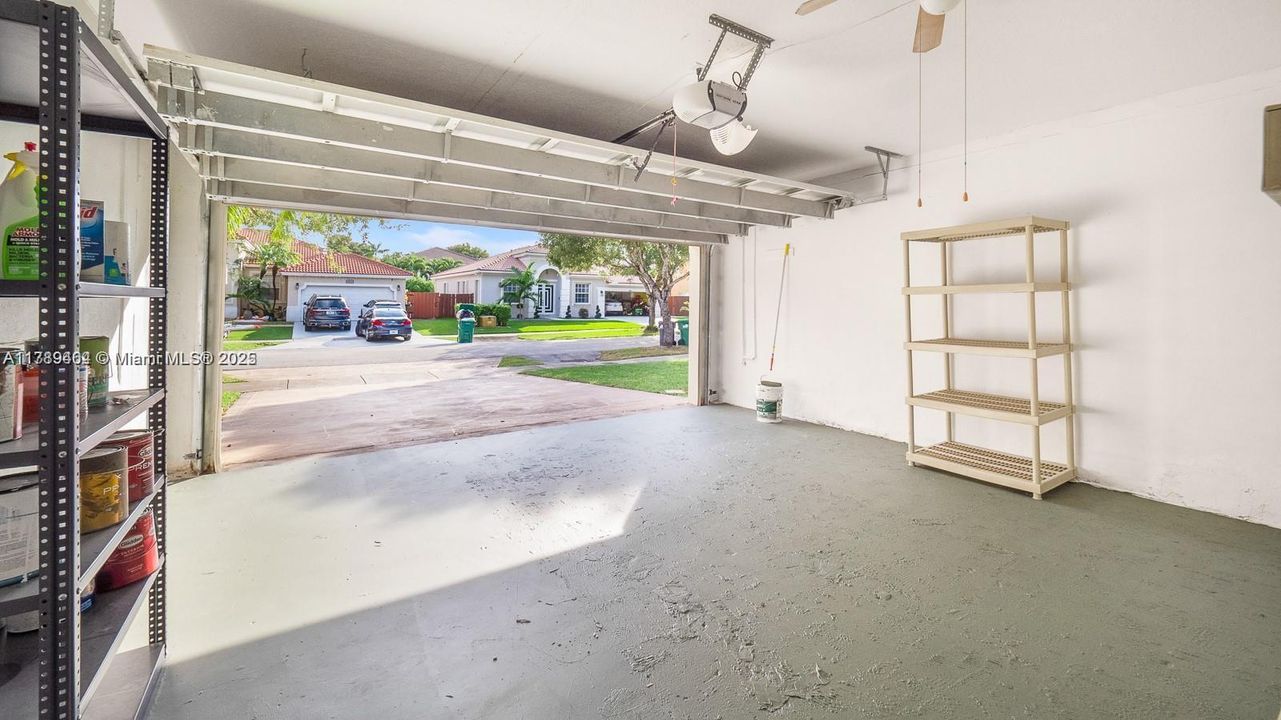 最近租的: $3,650 (4 贝兹, 3 浴室, 2104 平方英尺)