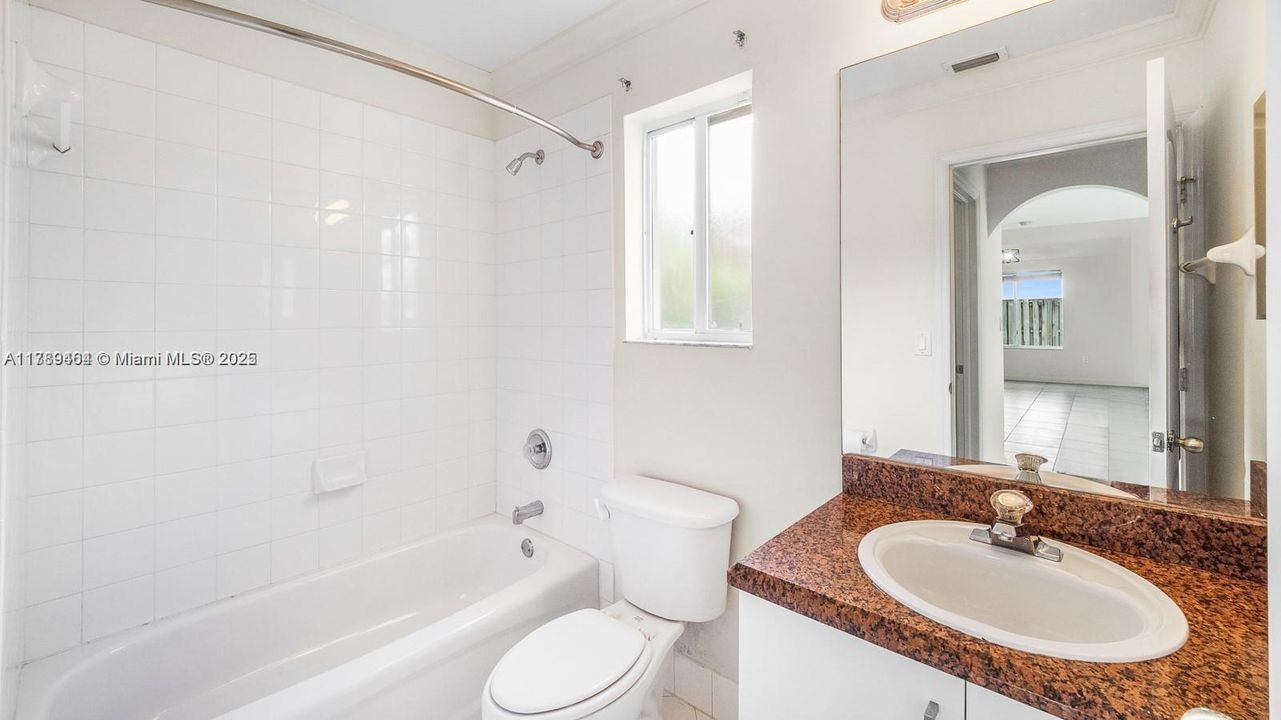 最近租的: $3,650 (4 贝兹, 3 浴室, 2104 平方英尺)