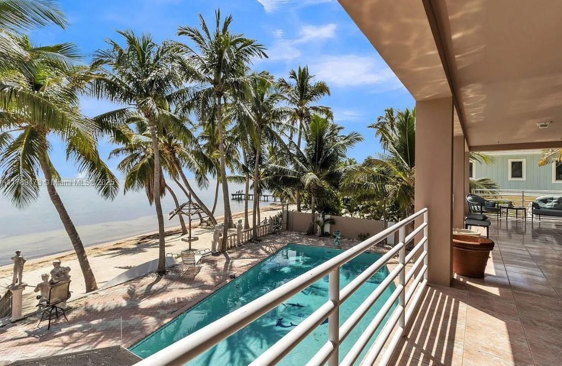 Vendido Recientemente: $5,245,000 (7 camas, 6 baños, 7941 Pies cuadrados)