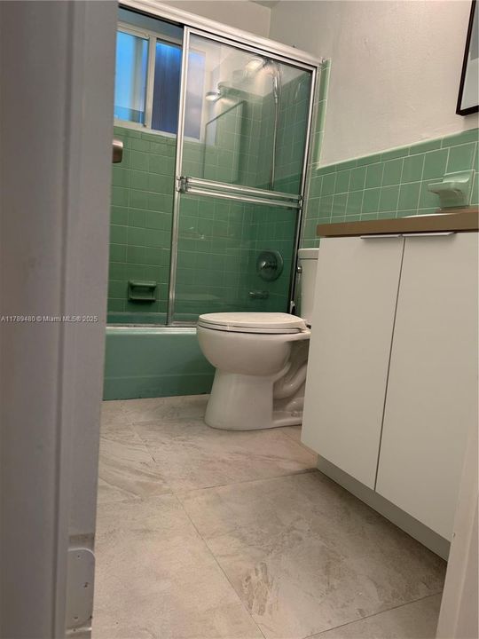 For Sale: $200,000 (2 beds, 1 baths, 750 Square Feet)