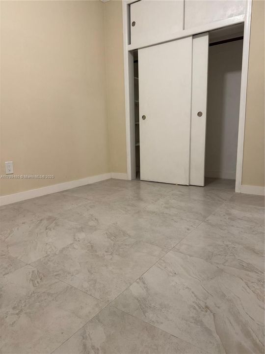 For Sale: $200,000 (2 beds, 1 baths, 750 Square Feet)