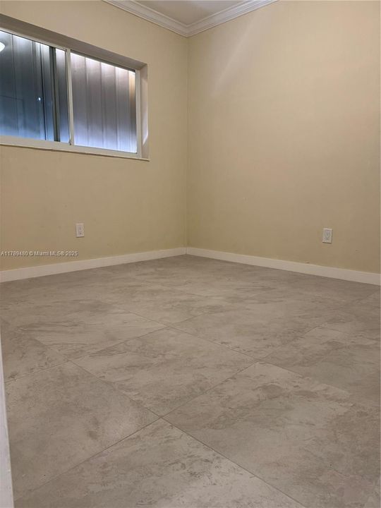 For Sale: $200,000 (2 beds, 1 baths, 750 Square Feet)