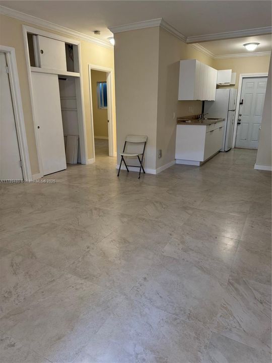 For Sale: $200,000 (2 beds, 1 baths, 750 Square Feet)