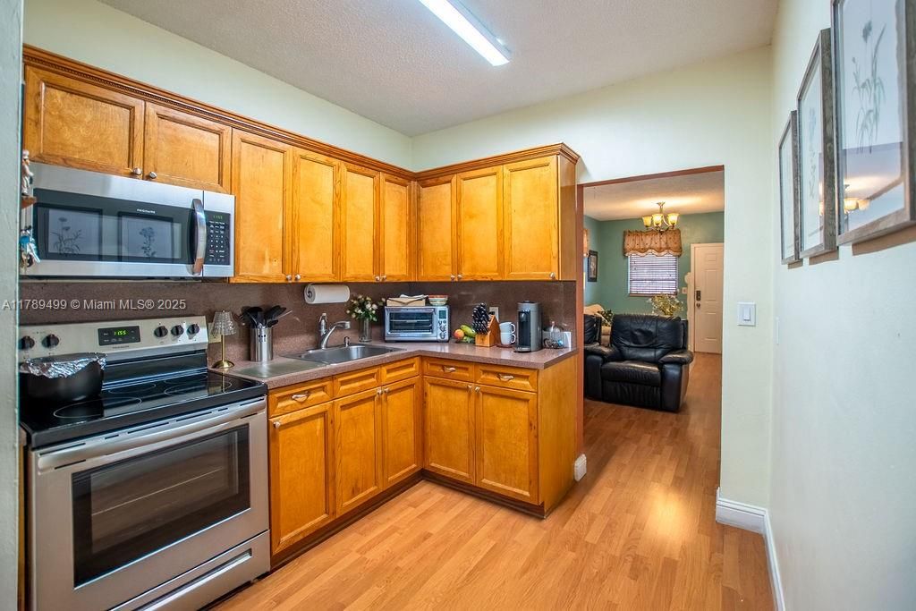 最近售出: $995,000 (0 贝兹, 0 浴室, 4347 平方英尺)