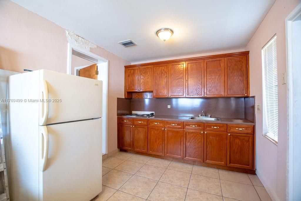 最近售出: $995,000 (0 贝兹, 0 浴室, 4347 平方英尺)