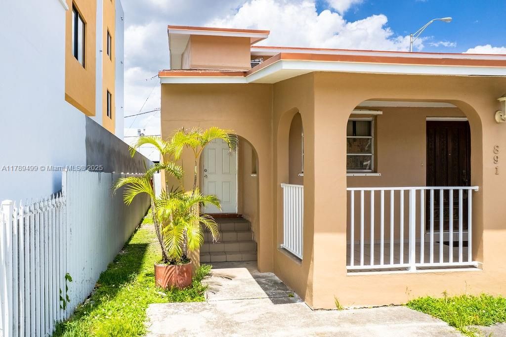 最近售出: $995,000 (0 贝兹, 0 浴室, 4347 平方英尺)