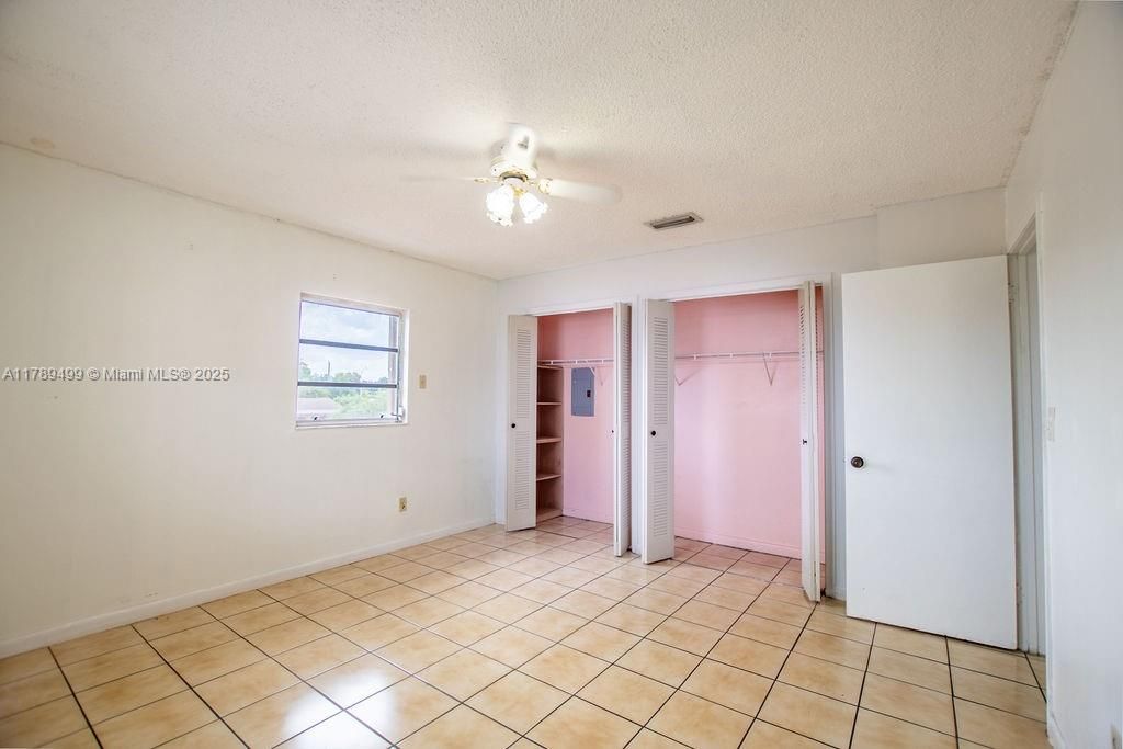 最近售出: $995,000 (0 贝兹, 0 浴室, 4347 平方英尺)