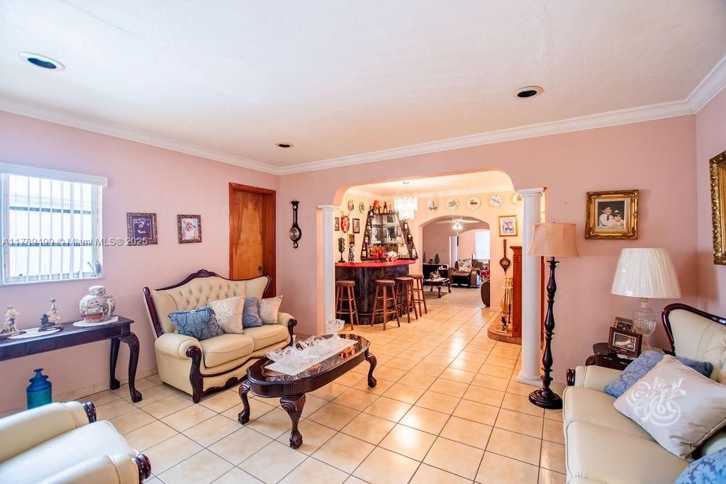 最近售出: $995,000 (0 贝兹, 0 浴室, 4347 平方英尺)