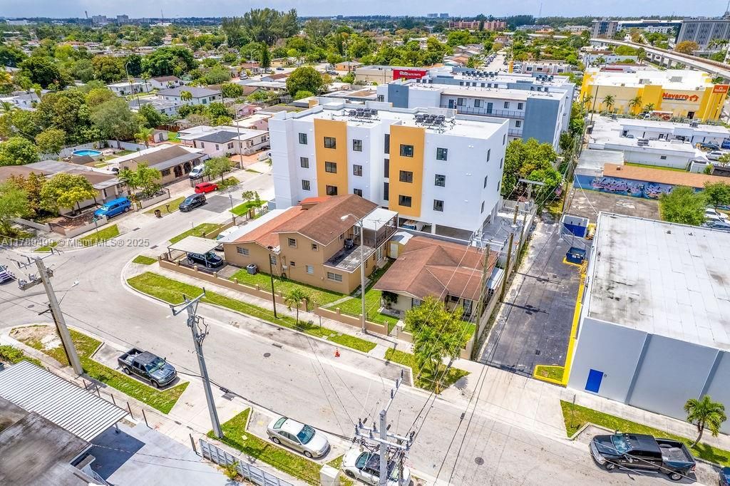 最近售出: $995,000 (0 贝兹, 0 浴室, 4347 平方英尺)