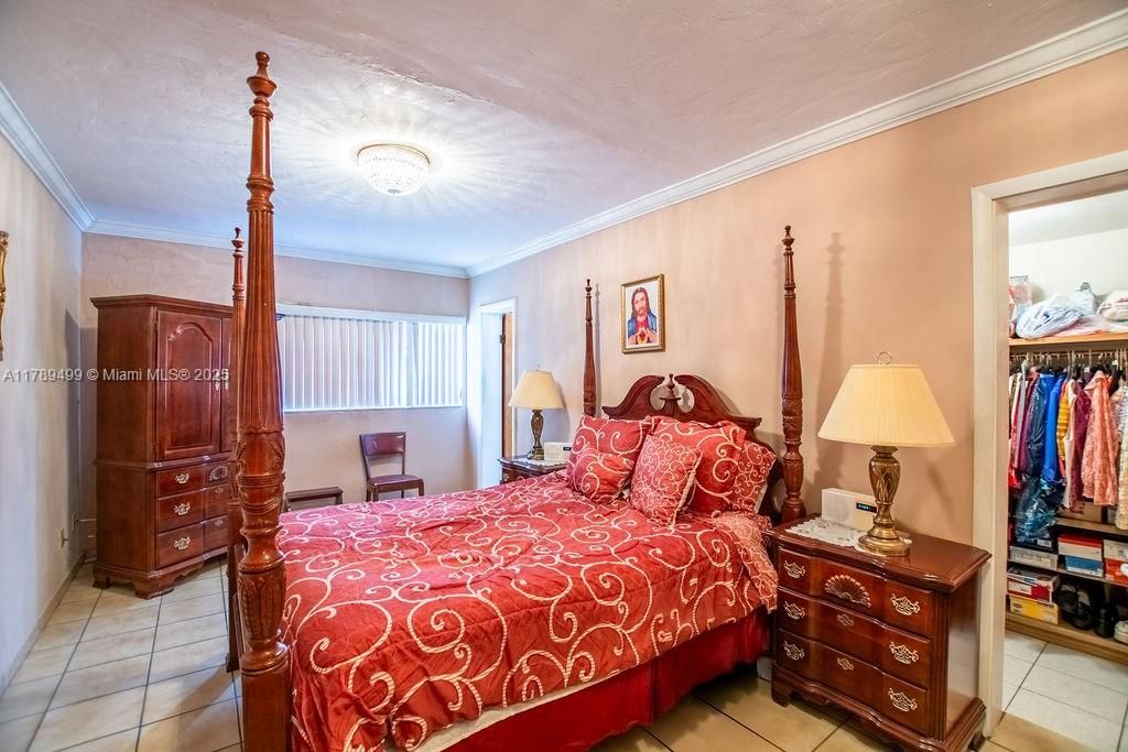 最近售出: $995,000 (0 贝兹, 0 浴室, 4347 平方英尺)