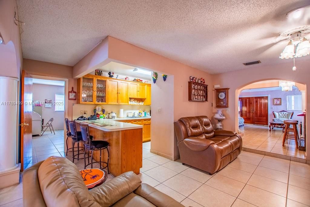 最近售出: $995,000 (0 贝兹, 0 浴室, 4347 平方英尺)