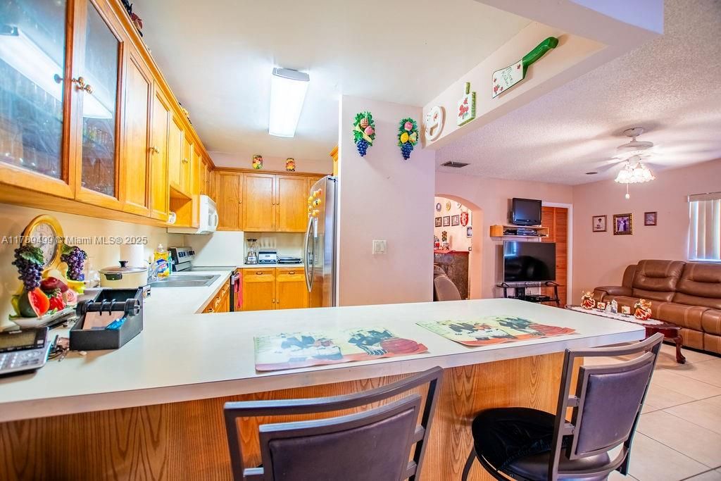 最近售出: $995,000 (0 贝兹, 0 浴室, 4347 平方英尺)