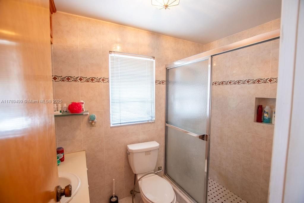 最近售出: $995,000 (0 贝兹, 0 浴室, 4347 平方英尺)