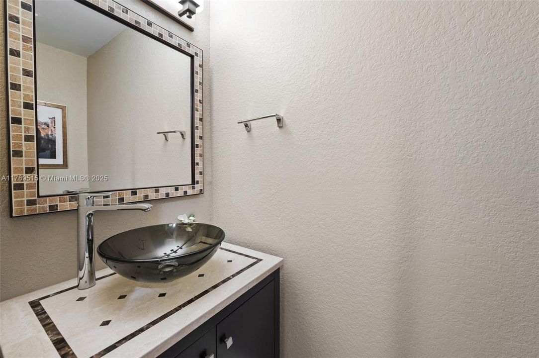 Vendido Recientemente: $1,790,000 (3 camas, 2 baños, 2160 Pies cuadrados)