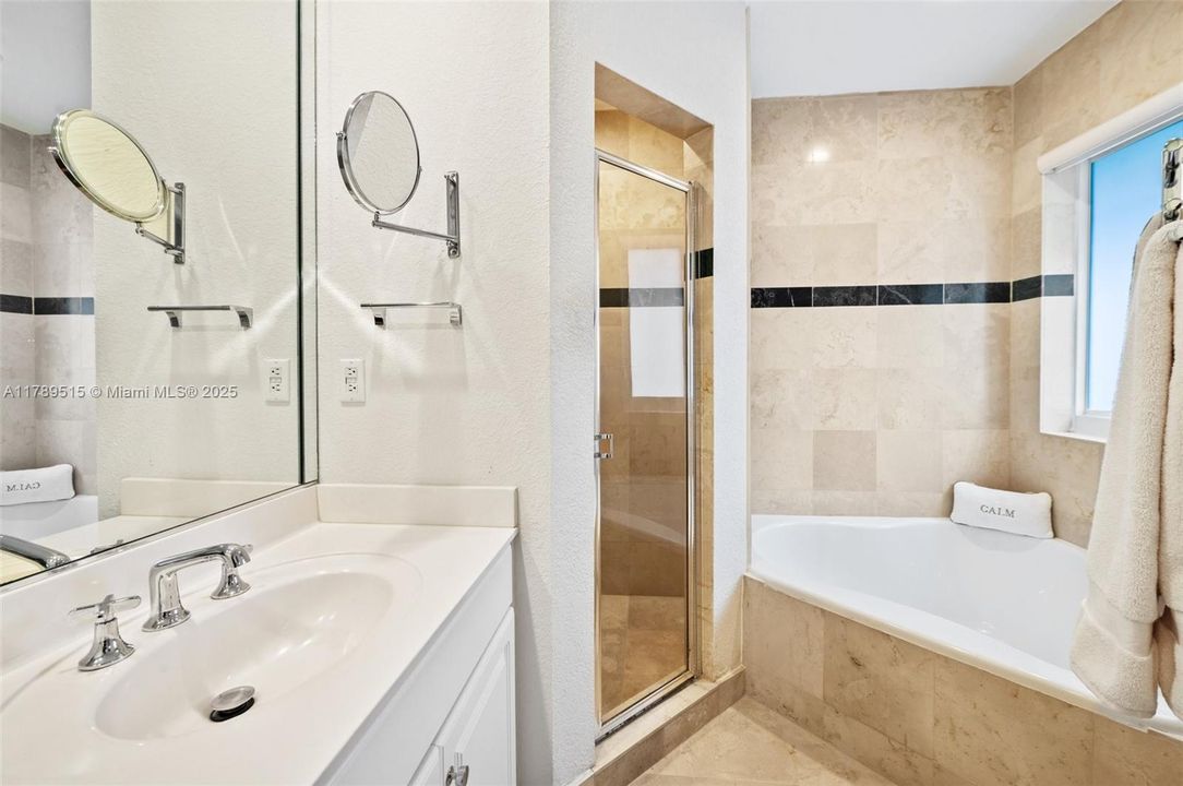 Vendido Recientemente: $1,790,000 (3 camas, 2 baños, 2160 Pies cuadrados)