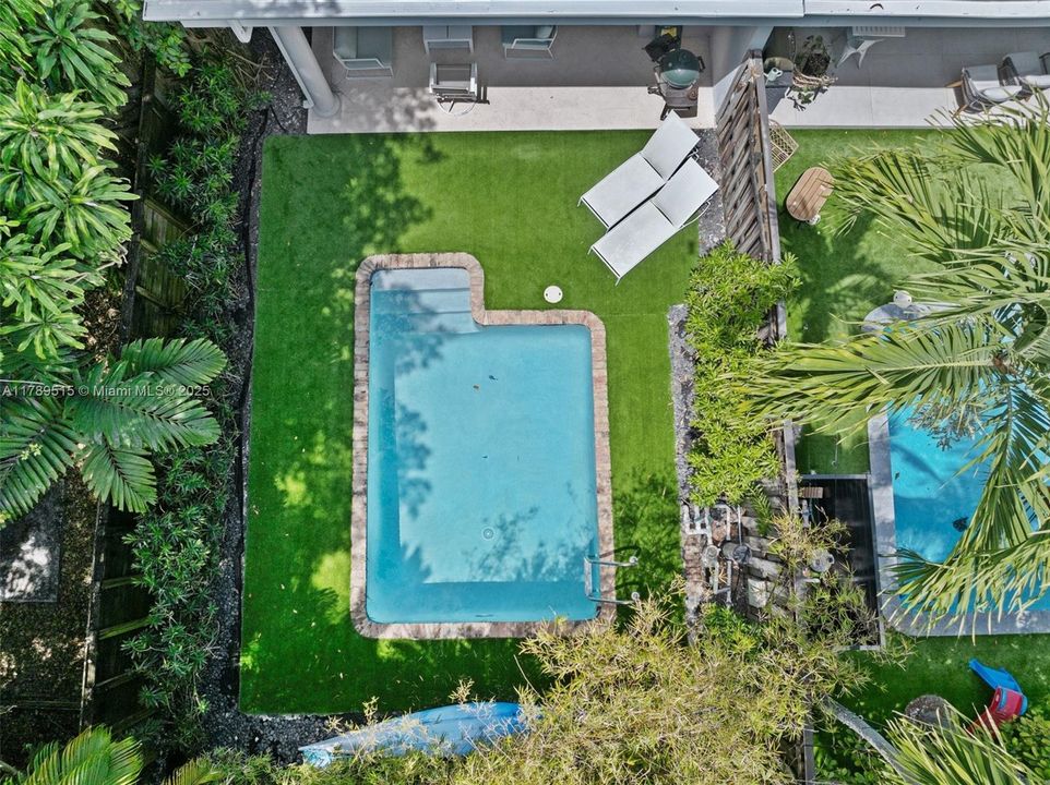 Vendido Recientemente: $1,790,000 (3 camas, 2 baños, 2160 Pies cuadrados)