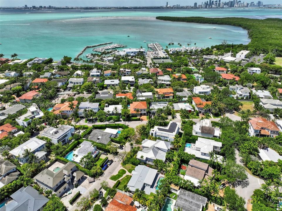 For Sale: $3,650,000 (4 beds, 3 baths, 2177 Square Feet)