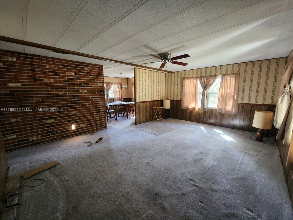 Recently Sold: $145,000 (2 beds, 2 baths, 1296 Square Feet)