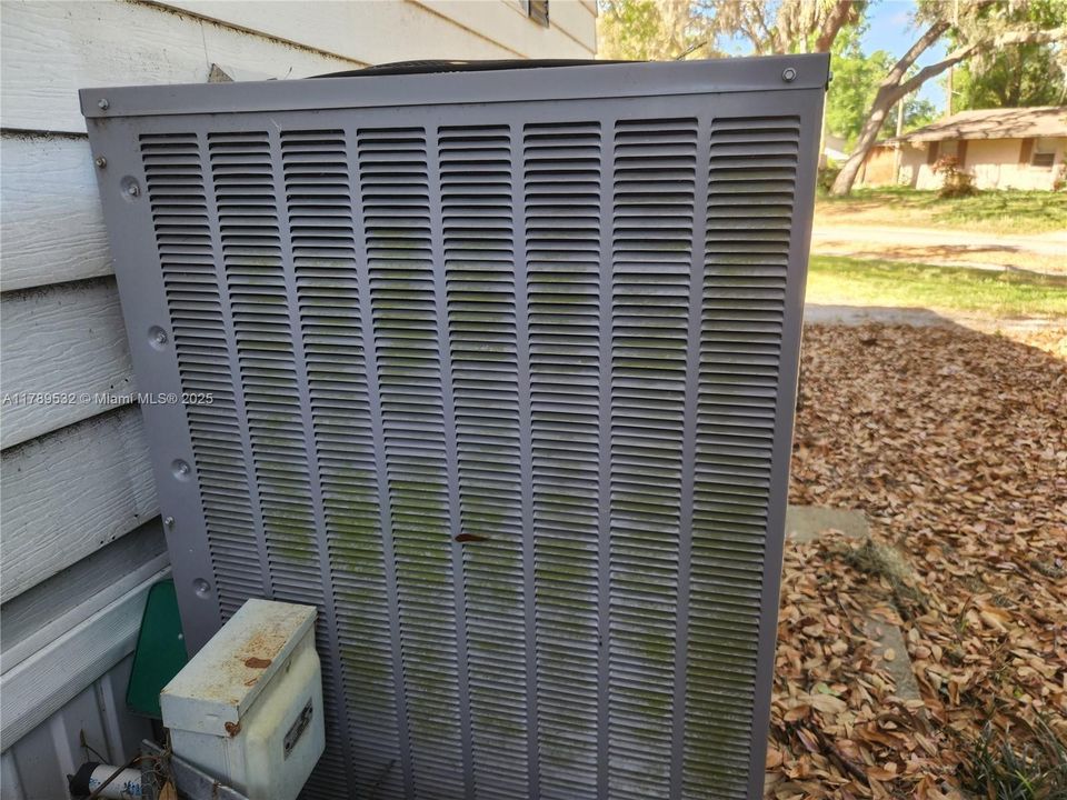 Recently Sold: $145,000 (2 beds, 2 baths, 1296 Square Feet)