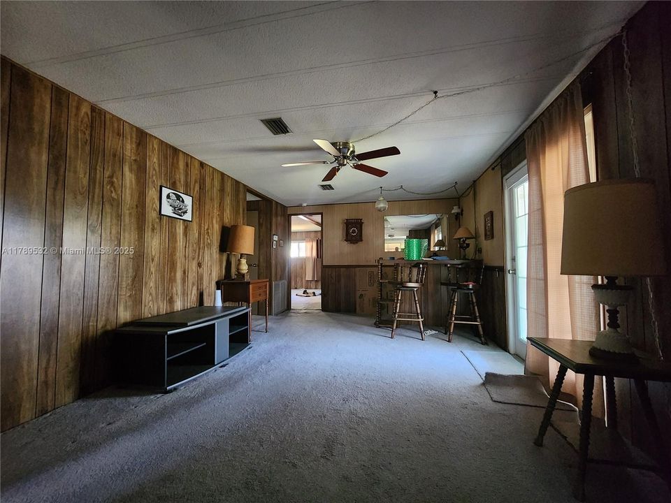 Recently Sold: $145,000 (2 beds, 2 baths, 1296 Square Feet)