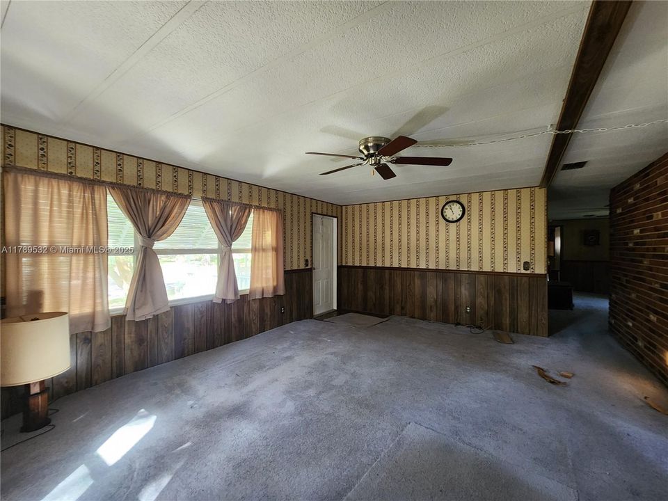 Recently Sold: $145,000 (2 beds, 2 baths, 1296 Square Feet)