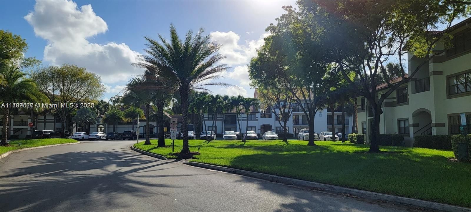 Recently Rented: $1,750 (1 beds, 1 baths, 841 Square Feet)