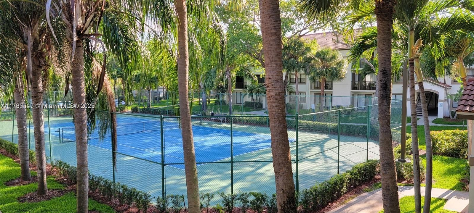 Recently Rented: $1,750 (1 beds, 1 baths, 841 Square Feet)