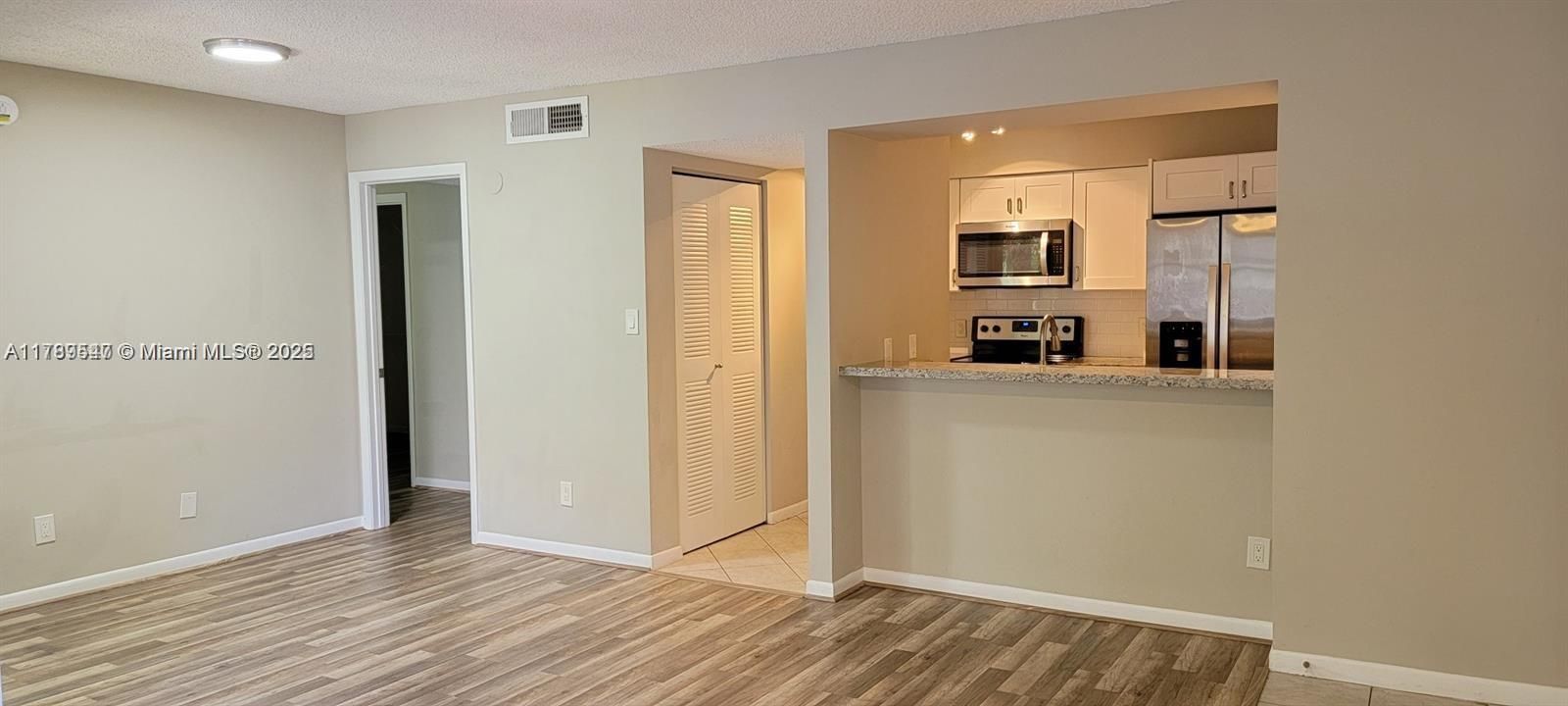 Recently Rented: $1,750 (1 beds, 1 baths, 841 Square Feet)