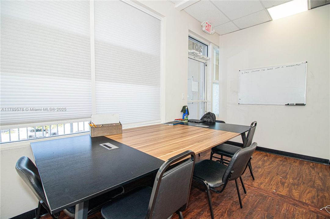 出租: $750 (0 贝兹, 0 浴室, 0 平方英尺)