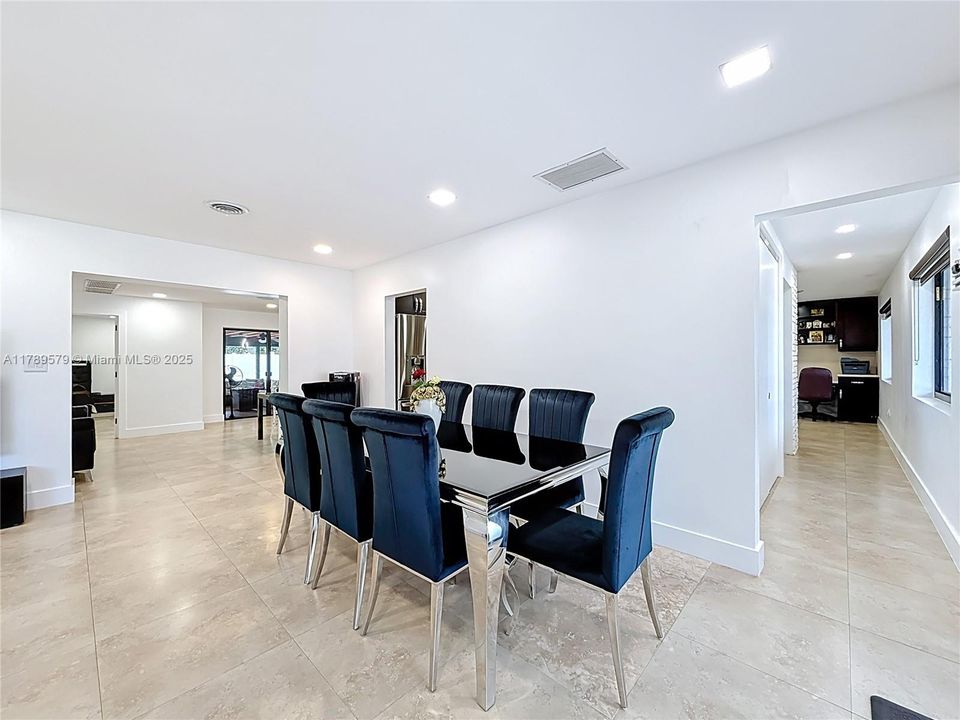 Недавно арендовано: $7,700 (5 спален, 4 ванн, 3857 Квадратных фут)