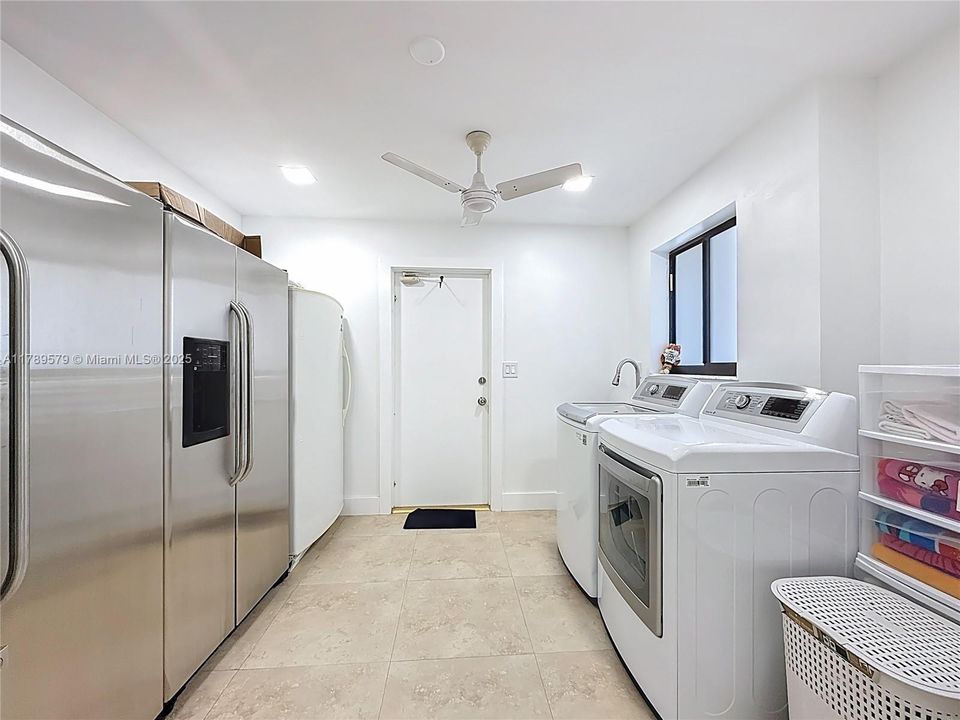 Недавно арендовано: $7,700 (5 спален, 4 ванн, 3857 Квадратных фут)