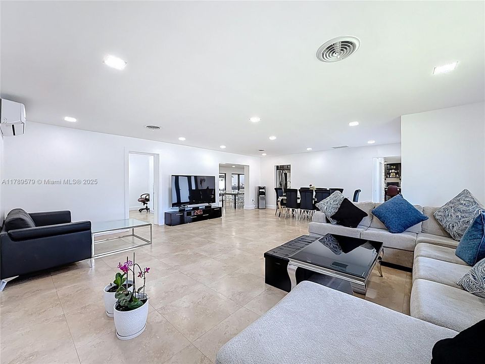 Недавно арендовано: $7,700 (5 спален, 4 ванн, 3857 Квадратных фут)