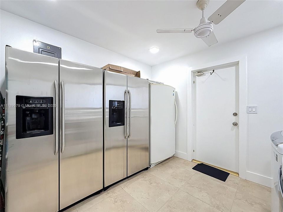 Недавно арендовано: $7,700 (5 спален, 4 ванн, 3857 Квадратных фут)