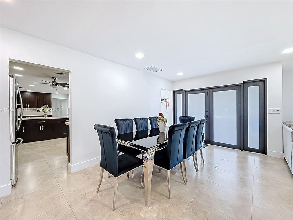 Недавно арендовано: $7,700 (5 спален, 4 ванн, 3857 Квадратных фут)