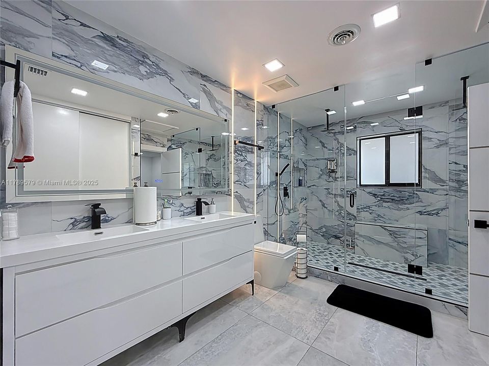 Недавно арендовано: $7,700 (5 спален, 4 ванн, 3857 Квадратных фут)