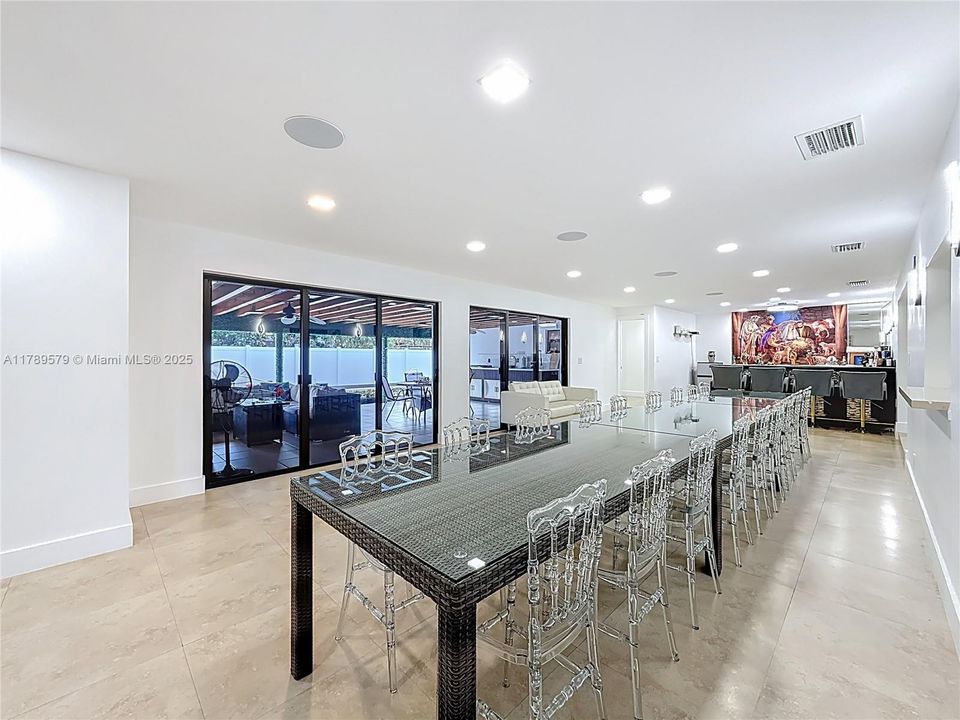 Недавно арендовано: $7,700 (5 спален, 4 ванн, 3857 Квадратных фут)